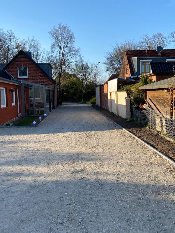 Haus Wesloer Landstrasse 6B Fuer 4 Personen Apartman Lübeck Kültér fotó